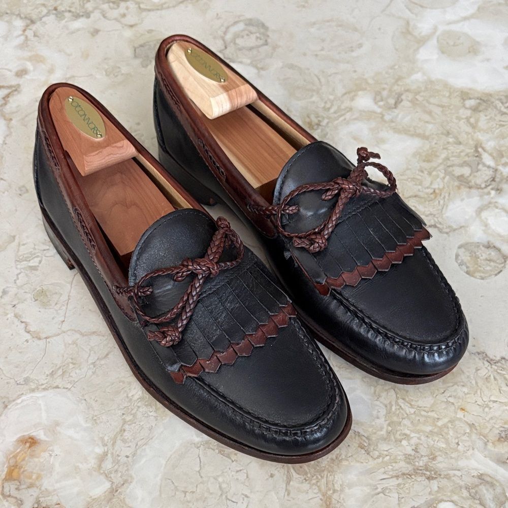 Allen Edmonds Woodstock Two Tone Black & Brown Leather Bowtie Kiltie Loafers